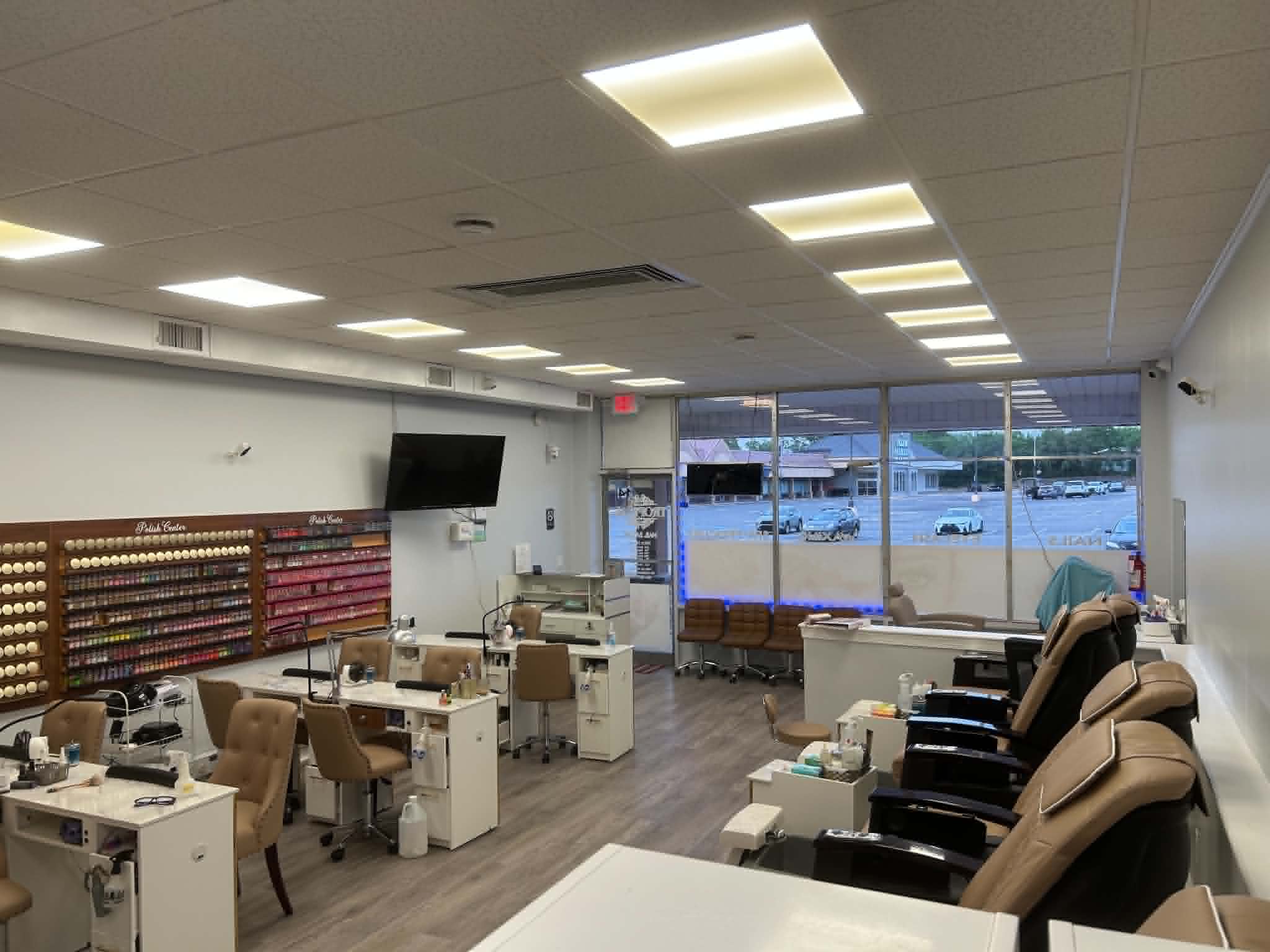 K&K Nails and Spa inside atmosphere